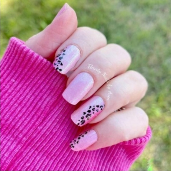 Color Street Spotted Soulmates Pink Leopard Print Nail Wraps NWT - Picture 2 of 6